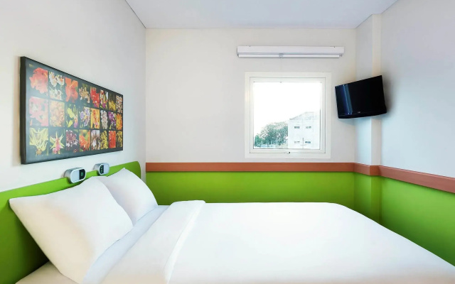 Ibis Budget Semarang Tendean