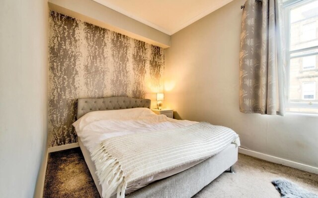 Gorgeous Modern Apartment in Canonmills