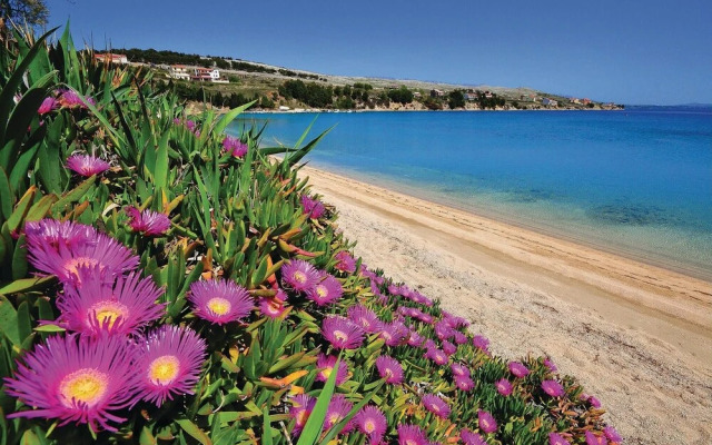 Awesome Apartment in Pag With Wifi and 2 Bedrooms