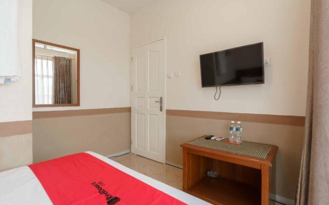 RedDoorz near Plaza Botania 1 Batam