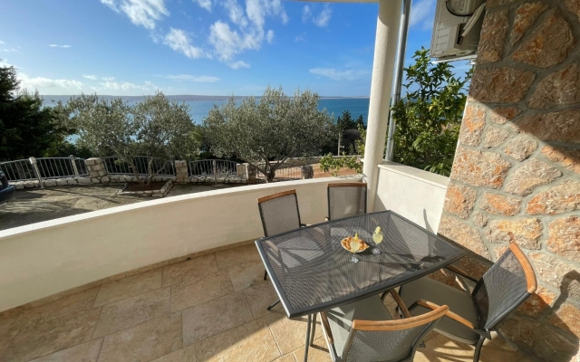 Apartment Ante - 200 m from beach: A2 Starigrad-Paklenica, Zadar riviera