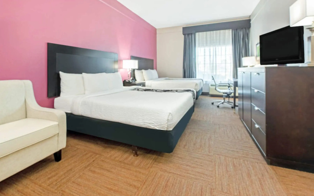 La Quinta Inn & Suites by Wyndham Winnie