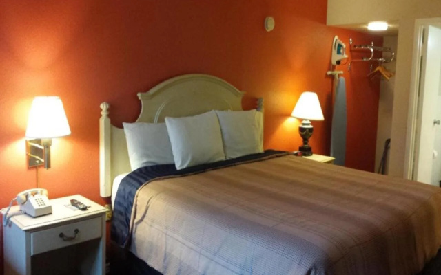 Days Inn by Wyndham Hot Springs