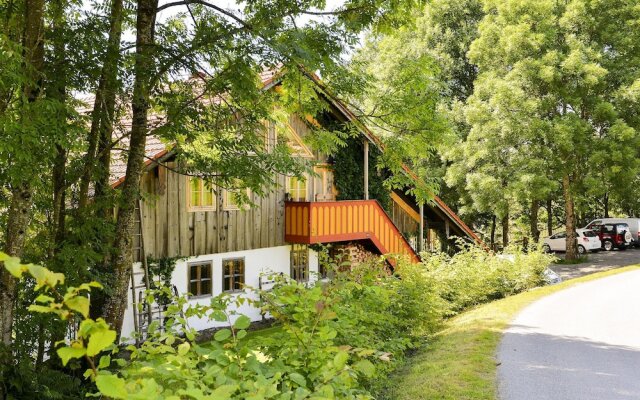 Captivating Apartment In Altreichenau With Garden