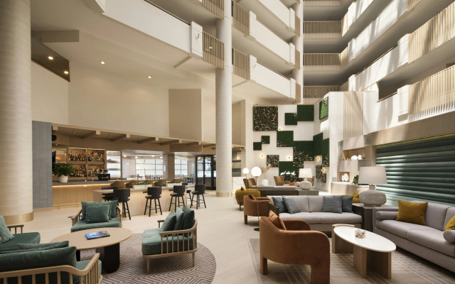 Hilton Santa Monica Hotel & Suites