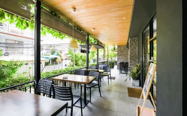 Kitzio House Hotel
