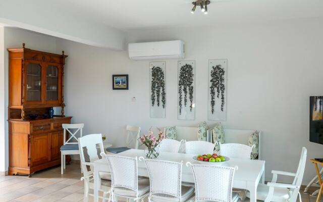 Sirina Waterfront House