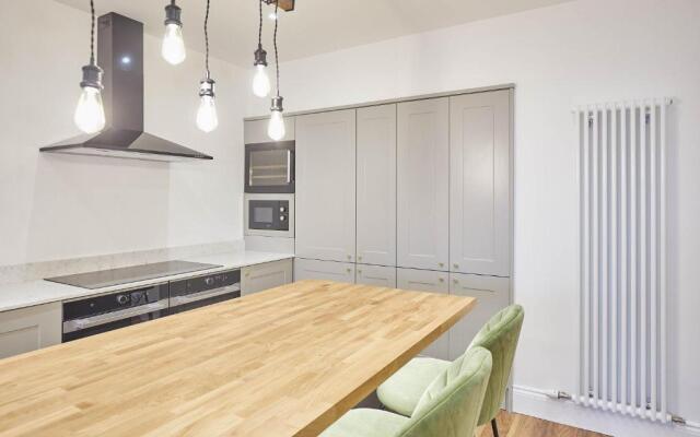 Host Stay Albion House