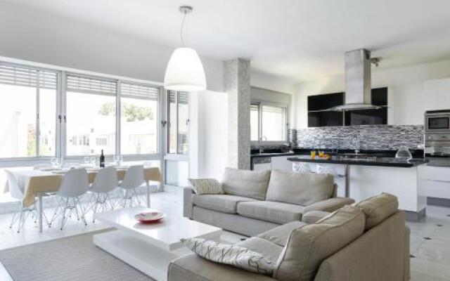 Frishman Apartment