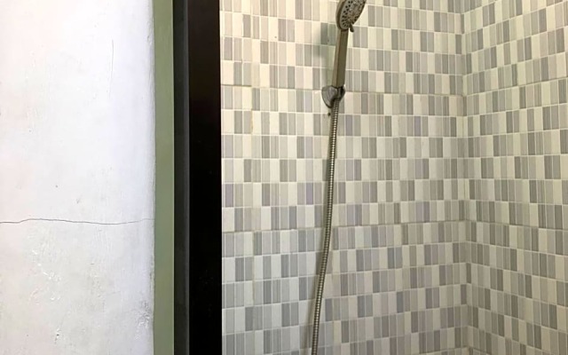 OYO Life 3082 Kost Putri Wonorejo