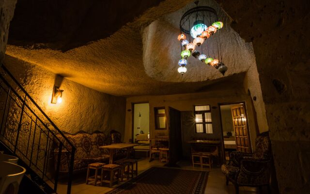 Elite Cave Suites