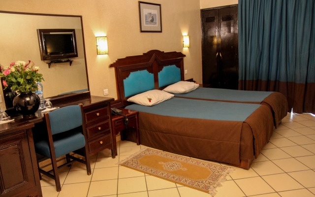New Farah Hotel