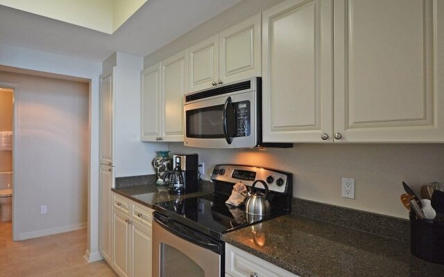 The Gem - 3 Br condo by RedAwning