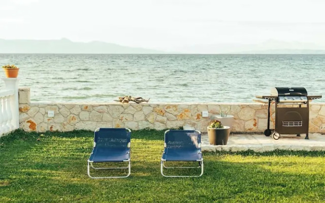 Sea Breeze Oasis-Tranquil Coastal Escape