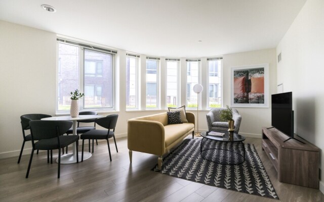 Sunny Lower Allston Suites by Sonder