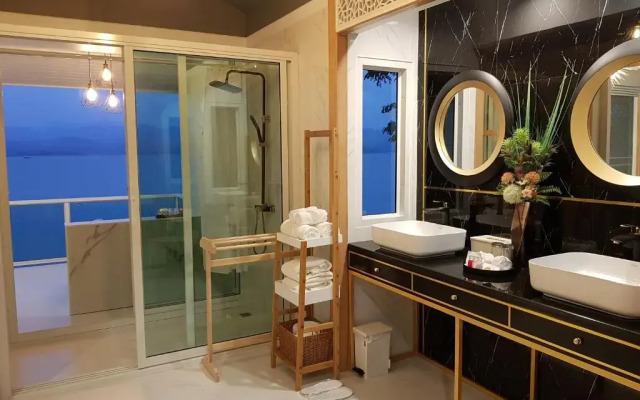 Raya Buri Resort