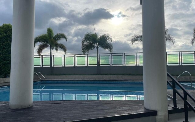Elegant Condo at Symphony Tower 26C