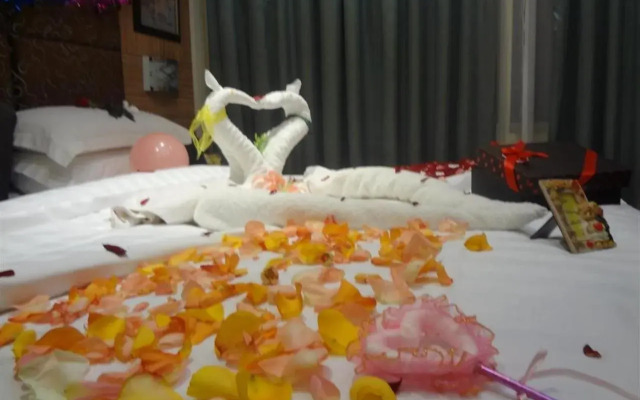 Rose Garden Hotel