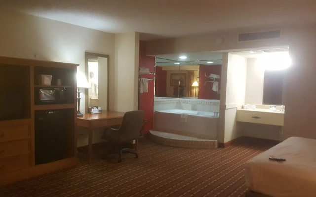 Salina Ambassador Hotel and Conference Center