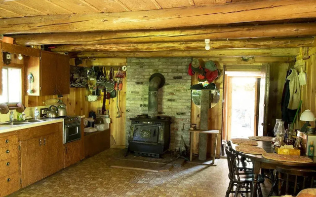 Tamarack 3 Bears Inn