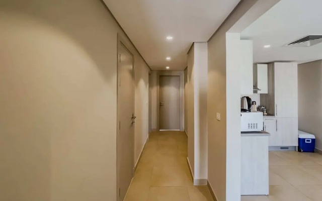 Xuru Stays I Homestyle & Summery 1bdr@ Mangroovy Free Beach Pool