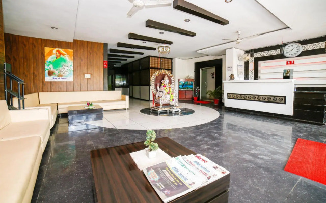 Oyo 35769 Hotel Rishabh