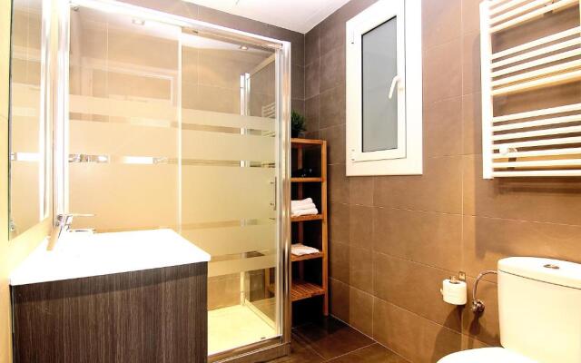 Classbedroom Fira Business Apartment