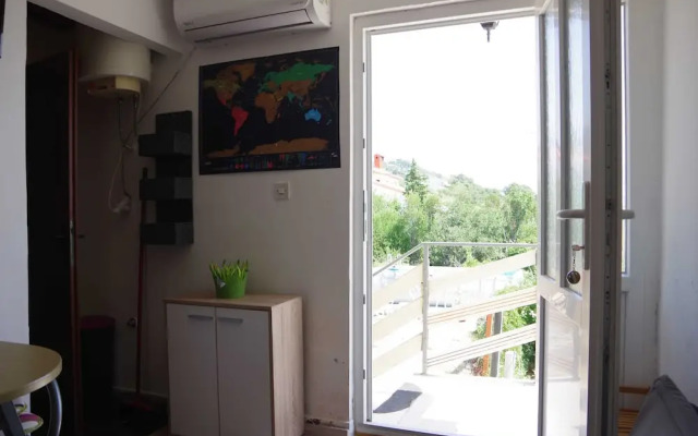 Serene Barbat Escape With Just Minutes From the Beach