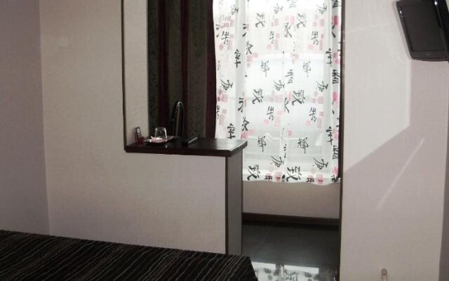 Black Belt Hotel (Hostel)