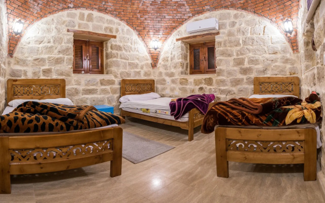 Zad Elmosafer Guest House