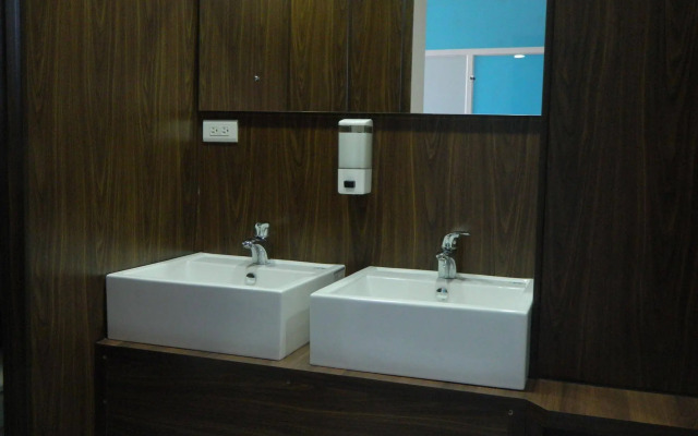 Aquarium Hostel