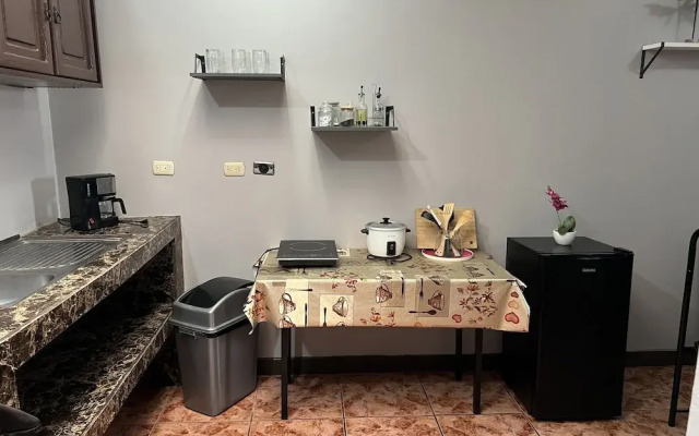 Relax in downtown Alajuela / 5min near the Airport