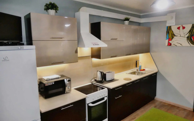 Home hotel 96 on Shchorsa street 103