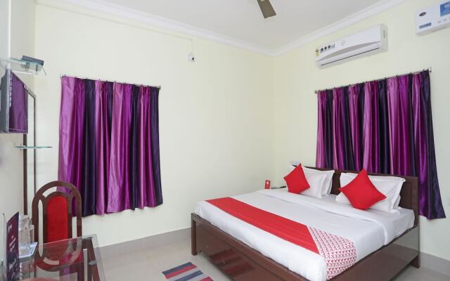 OYO 13859 Soveet Residency