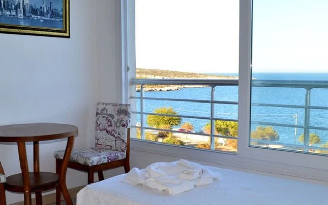 Nixe Hotel(**)