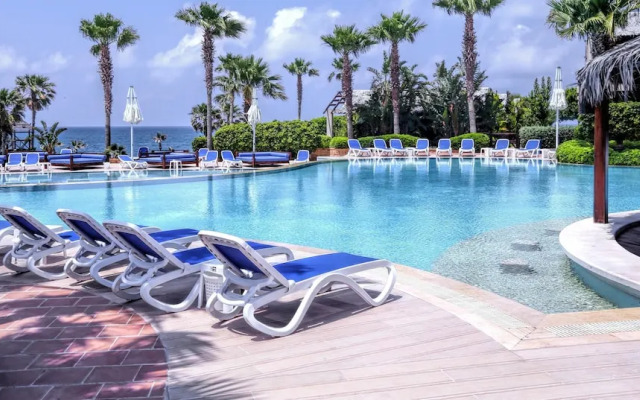 Turquoise Beach Resort