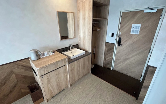 Luana Hasunuma HOTEL&CAFE