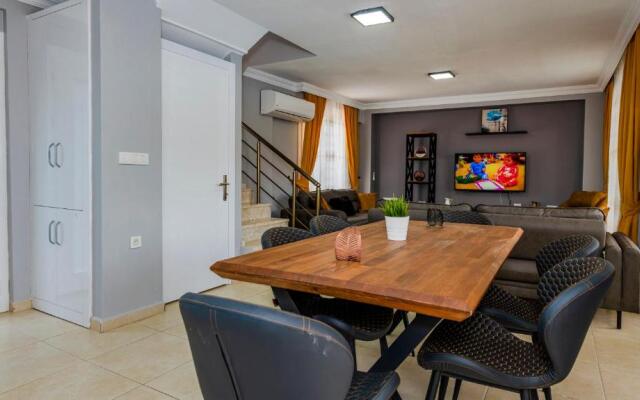 Blue - 4 Bedroom Holiday Villa in Hisarönü