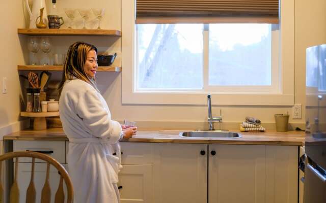 Barefoot Villas Cabin 2 Moose w/ Hot Tub