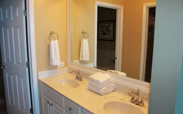 Lighthouse 1405 by ALBVR