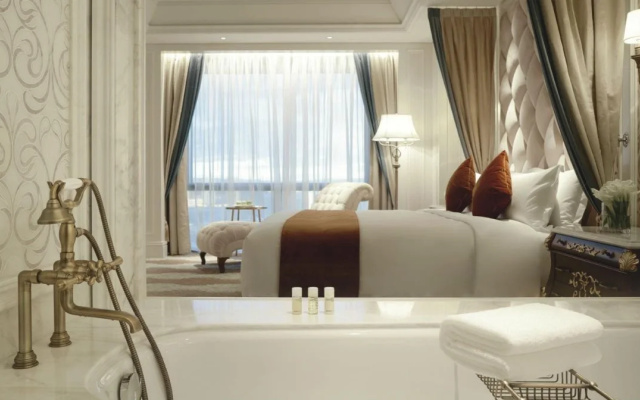 Yulong State  Hotel