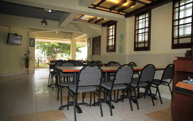 Pandu Lakeside Hotel Parapat - Toba Lake