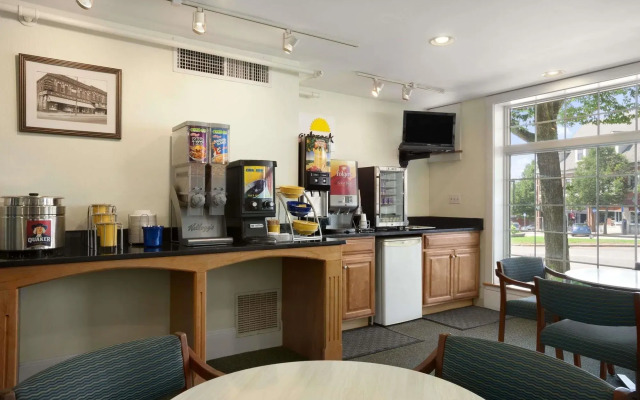 Downtown Dover Inn