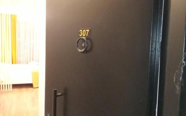 Roshka Apartment 307