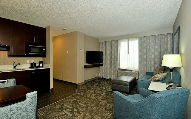 Hampton Inn & Suites by Hilton Calgary-Airport