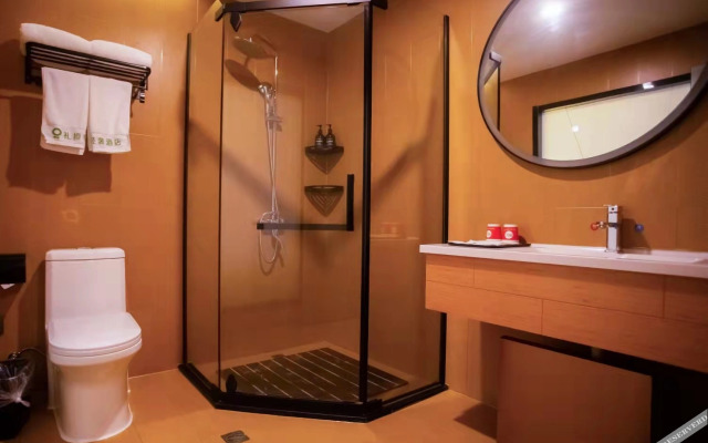 Lili Orange Light Luxury Hotel