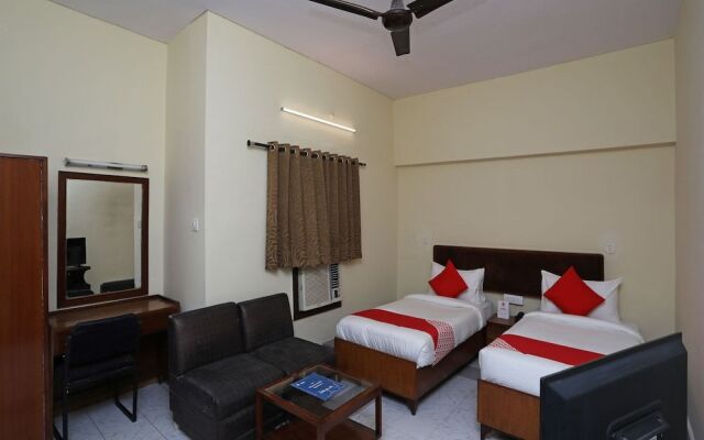 OYO 15791 Flagship Hotel Executive Hazratganj