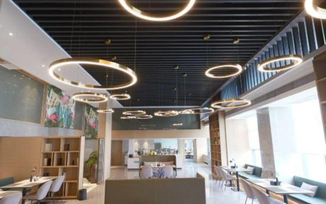 Mujiangnan Hotel (Changzhou Dinosaur Park Manhattan Plaza)