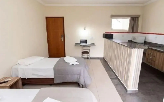 Colonial Flat Hotel