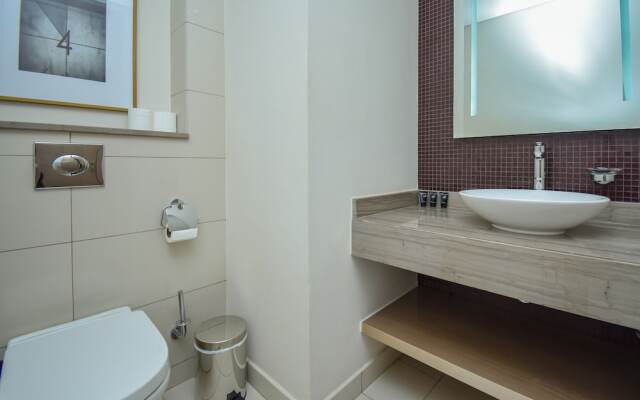 Business Bay Paramount Towers 1BR